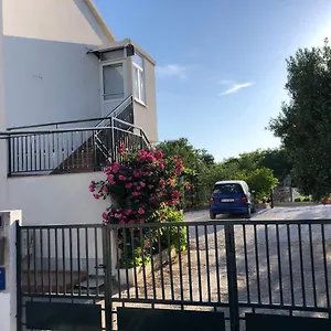 Apartment Mira, Trogir